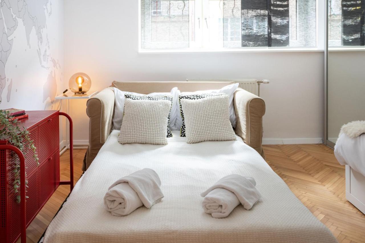 Modern Studio Near British Square Apartment Zagreb Luaran gambar
