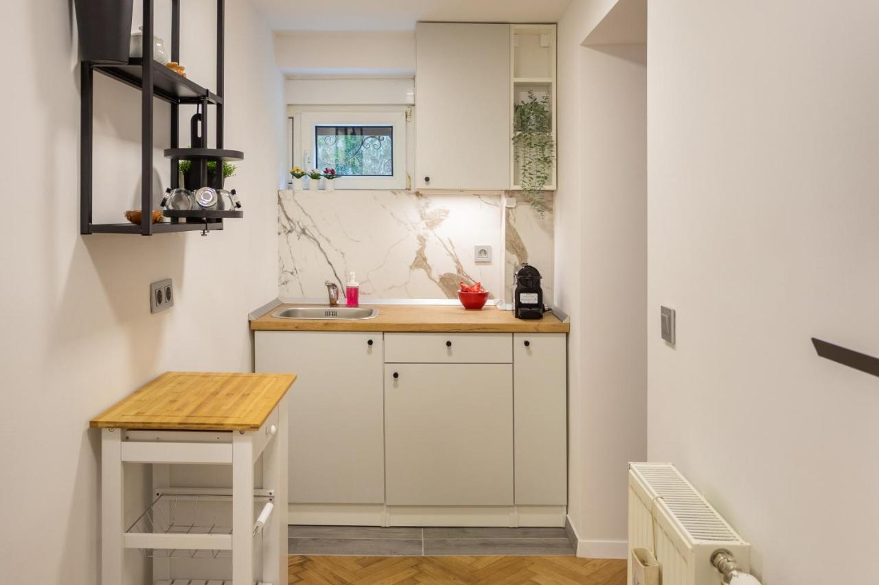Modern Studio Near British Square Apartment Zagreb Luaran gambar