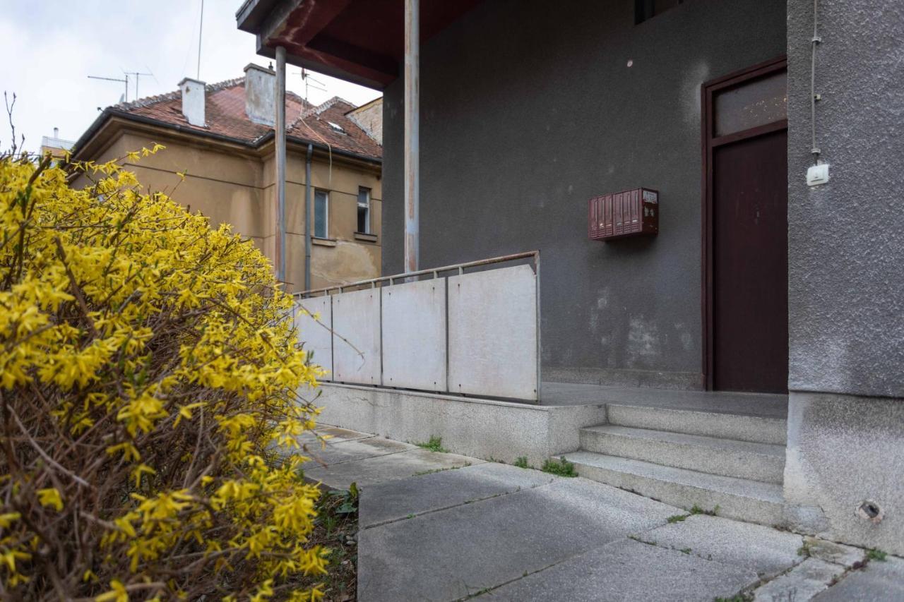 Modern Studio Near British Square Apartment Zagreb Luaran gambar