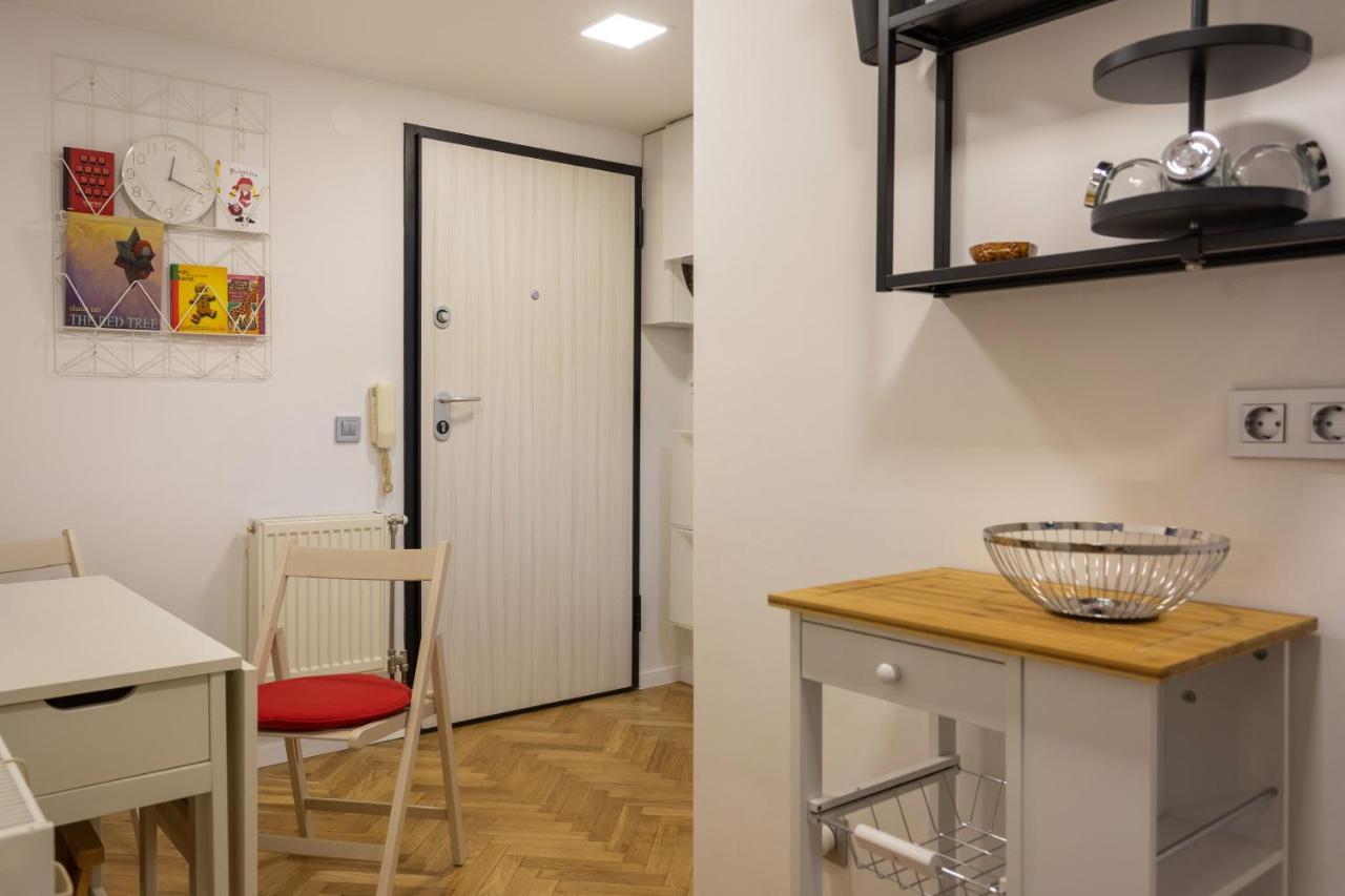 Modern Studio Near British Square Apartment Zagreb Luaran gambar