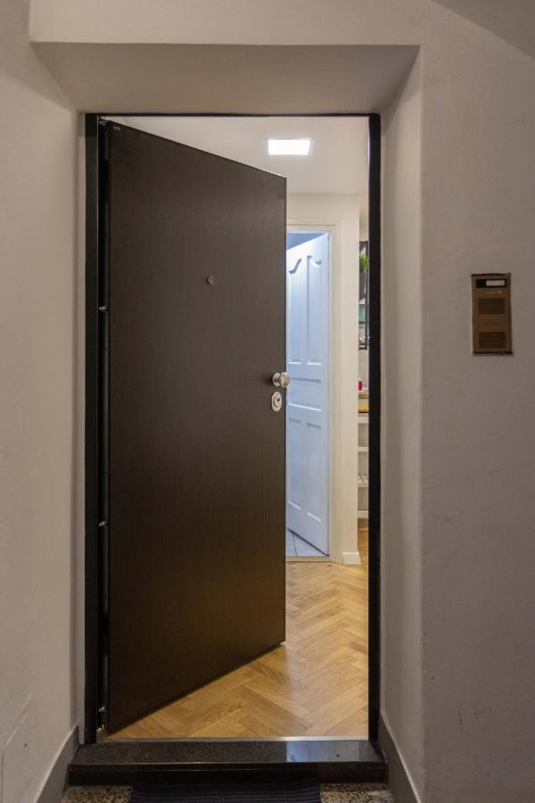 Modern Studio Near British Square Apartment Zagreb Luaran gambar